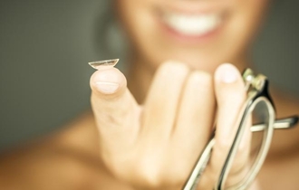 10 Lucruri pe care ar trebui sa le stii inainte sa achizitionezi lentile de contact