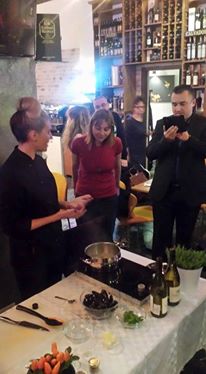 Food &  wine pairing si show culinar cu Gabriela Simion, o reusita  marca Vinexpert & Friends